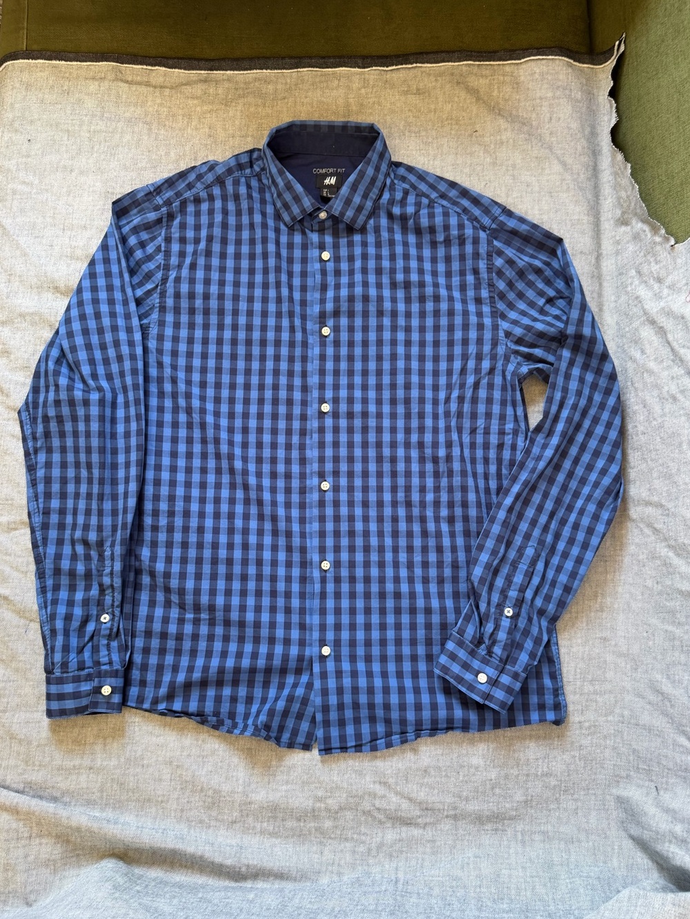 H&M Men's Navy and Blue Check Cotton Button-Down Shirt
